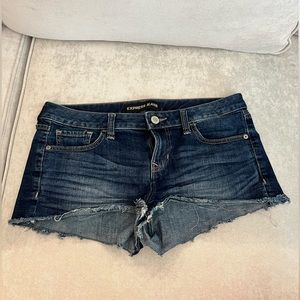 Beautiful Express Jean Shorts!